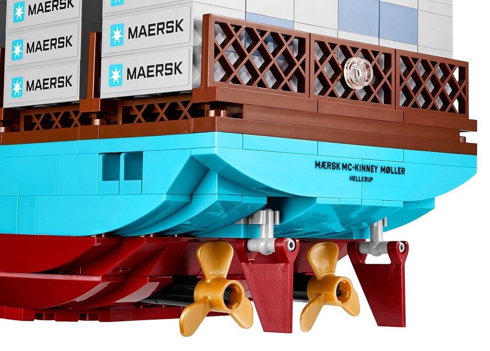 Modello della Nave Portacontainer Maersk LEGO